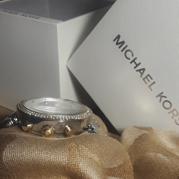 Ladies Michael Kors Watch - Picture 3 of 4